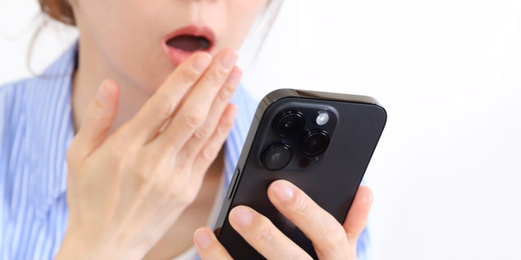 Appleギフトカード市場では、詐欺や盗難品の流通が増加しています。クレジットカード不正利用、特殊詐欺、窃盗などで取得されたカードが、オンラインマーケットプレイスで格安販売されているのです。